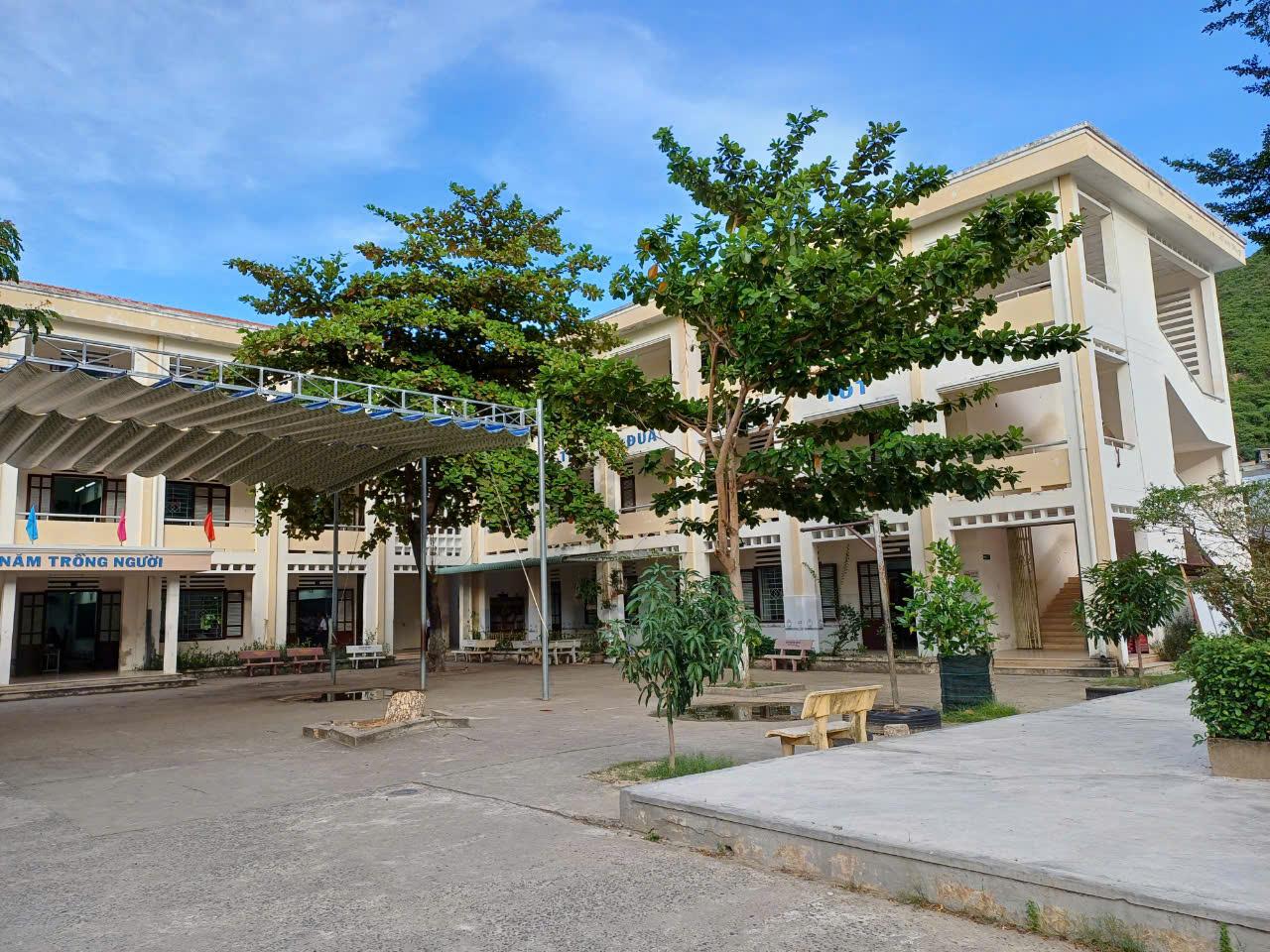 School building 5